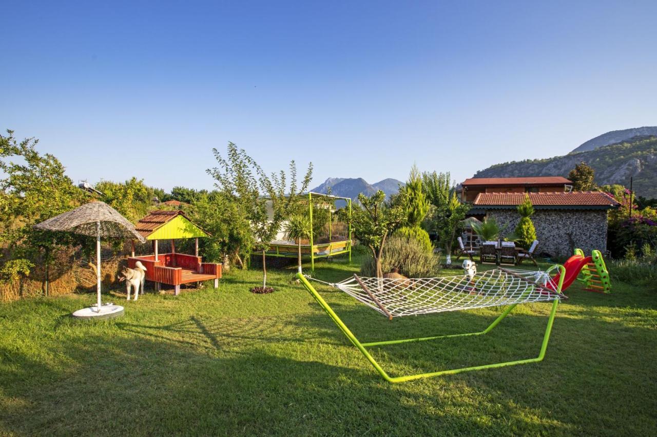 Flora Pansiyon Cirali Apartment Kemer Exterior foto
