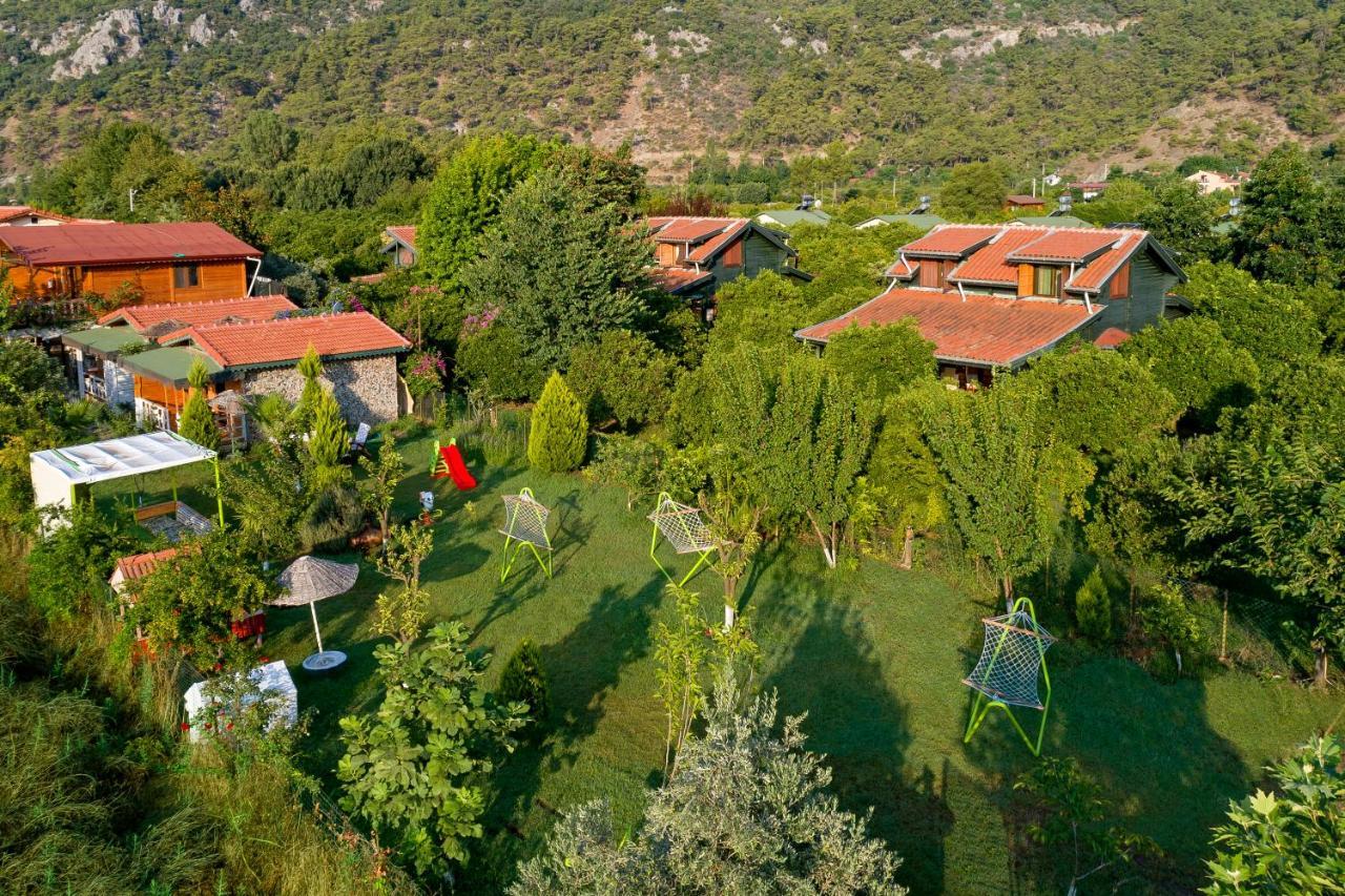 Flora Pansiyon Cirali Apartment Kemer Exterior foto