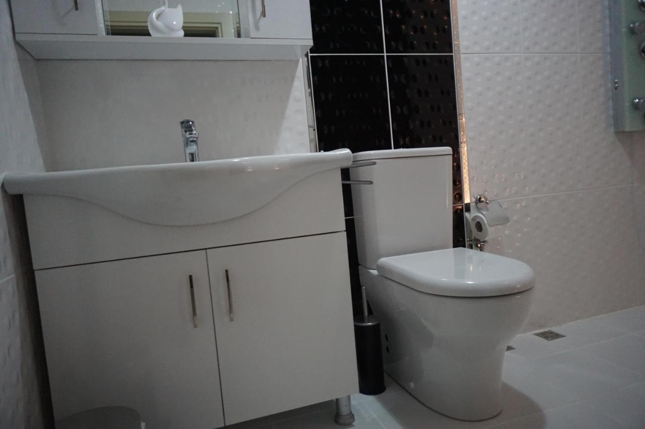 Flora Pansiyon Cirali Apartment Kemer Exterior foto