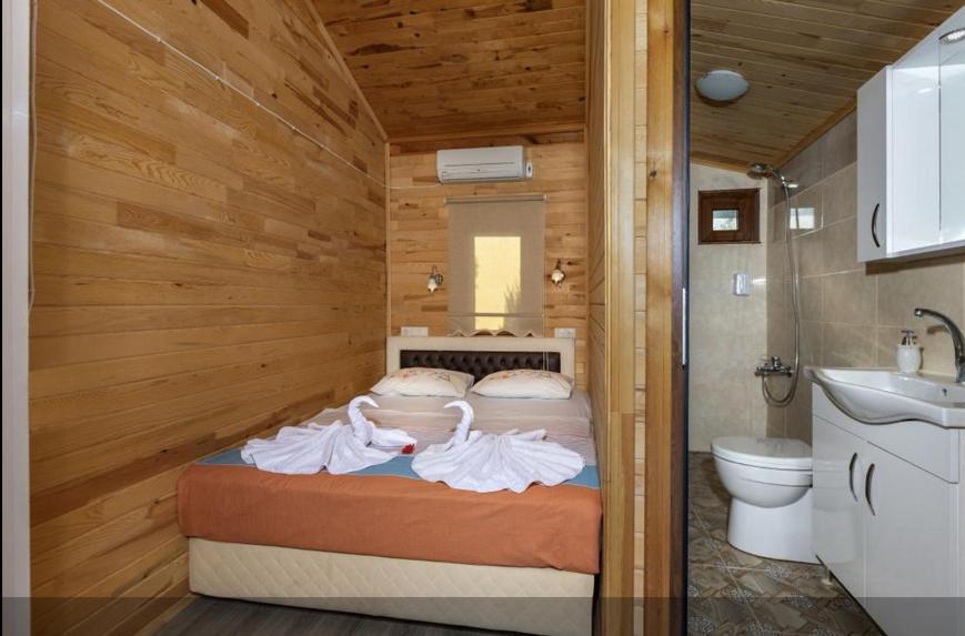 Flora Pansiyon Cirali Apartment Kemer Exterior foto