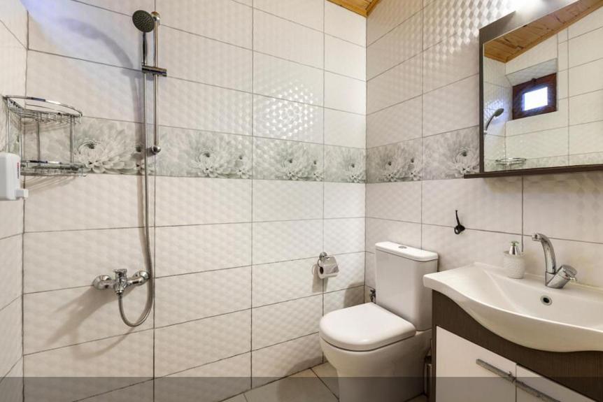 Flora Pansiyon Cirali Apartment Kemer Exterior foto