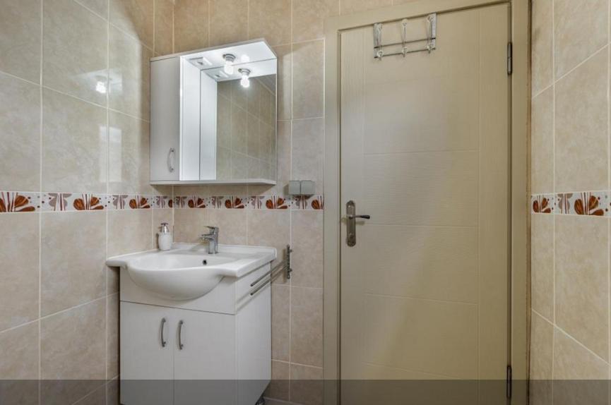 Flora Pansiyon Cirali Apartment Kemer Exterior foto