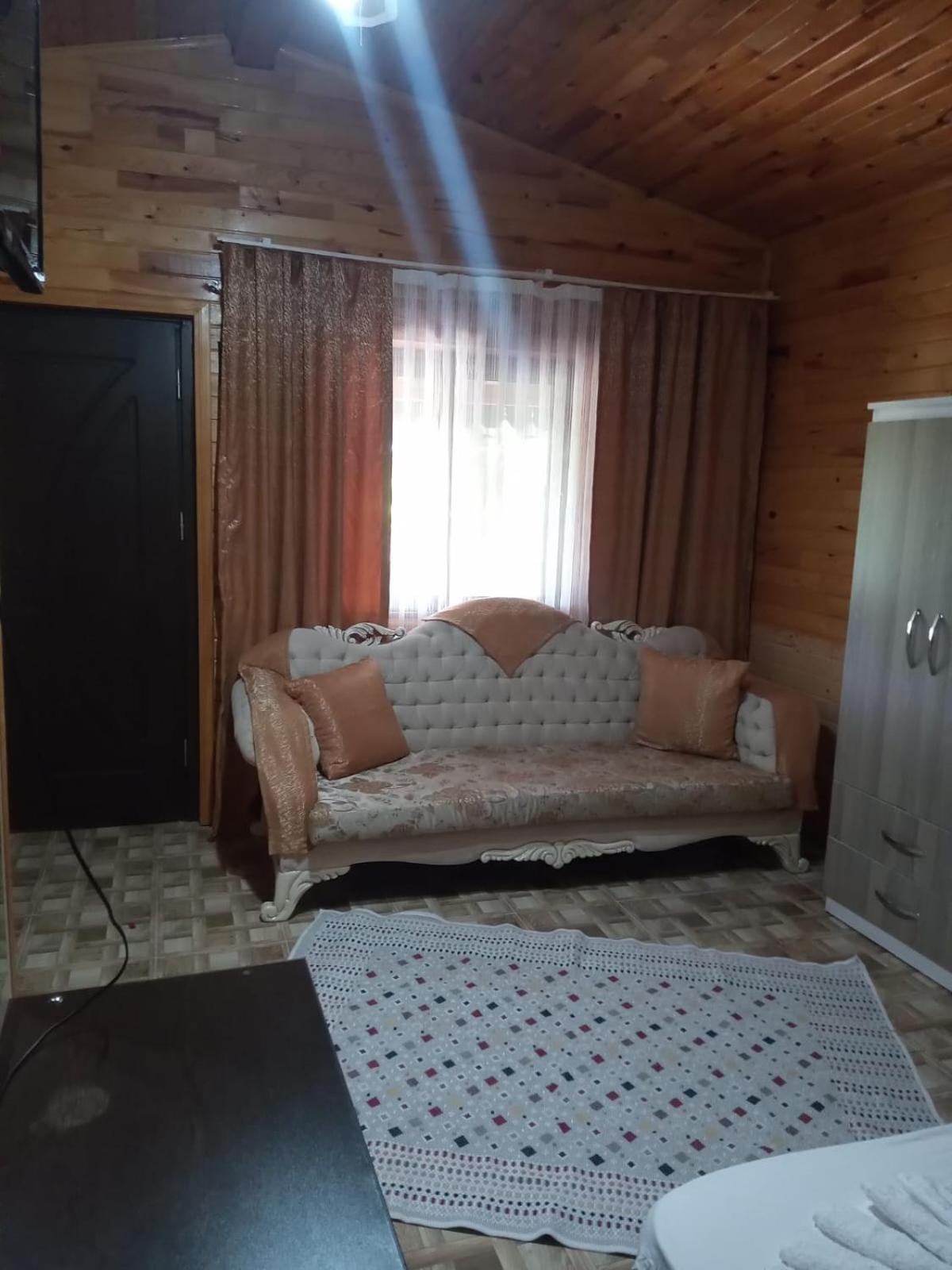 Flora Pansiyon Cirali Apartment Kemer Exterior foto