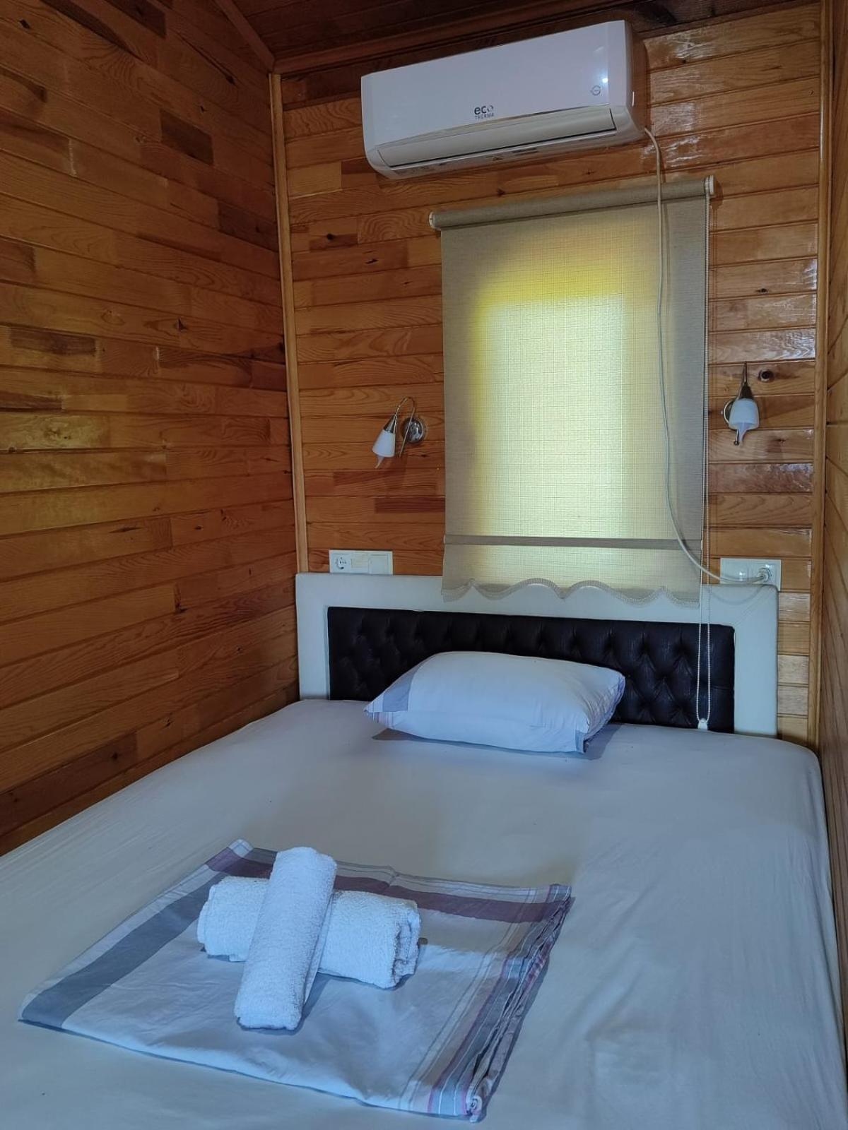 Flora Pansiyon Cirali Apartment Kemer Exterior foto