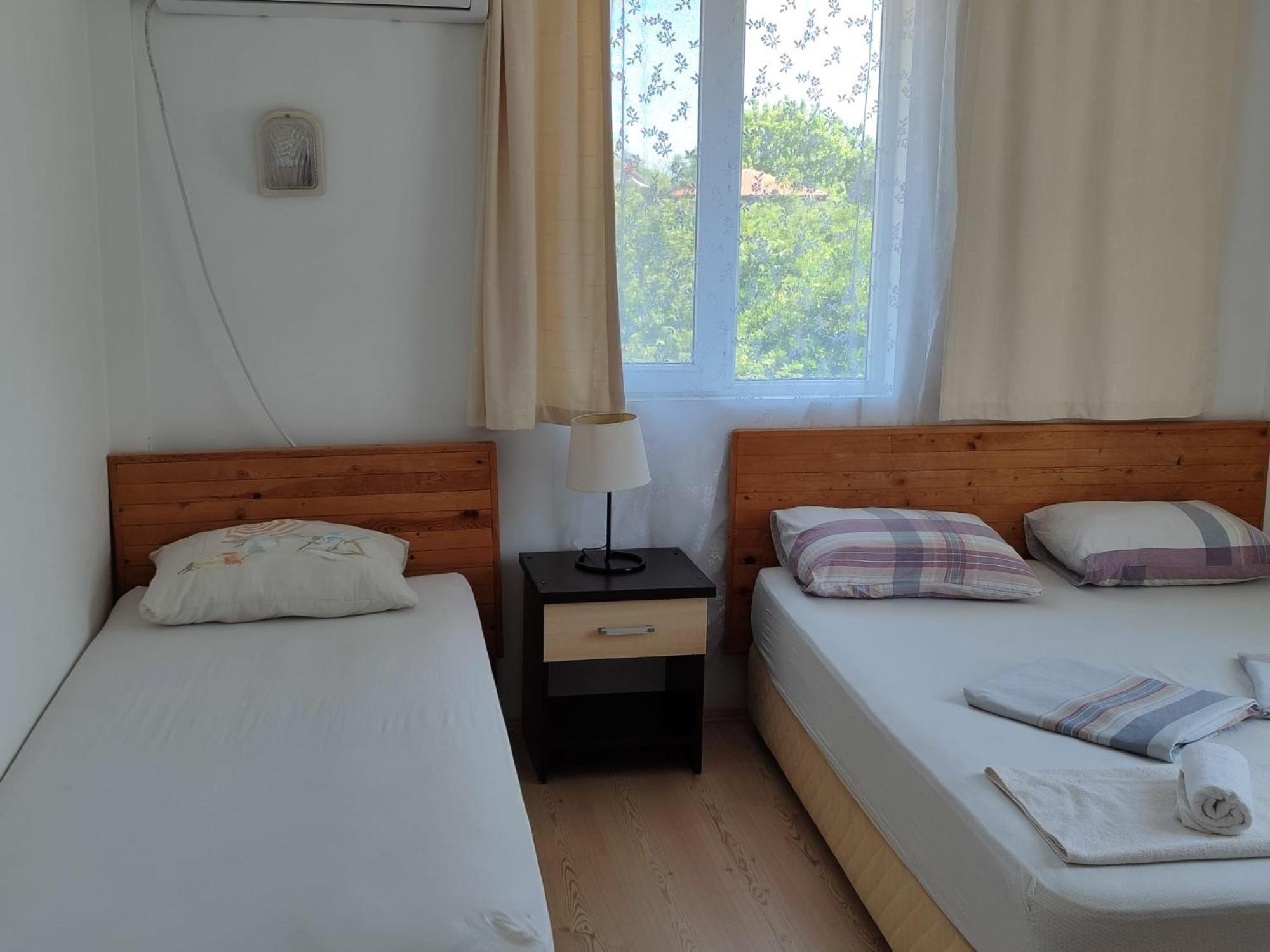 Flora Pansiyon Cirali Apartment Kemer Exterior foto