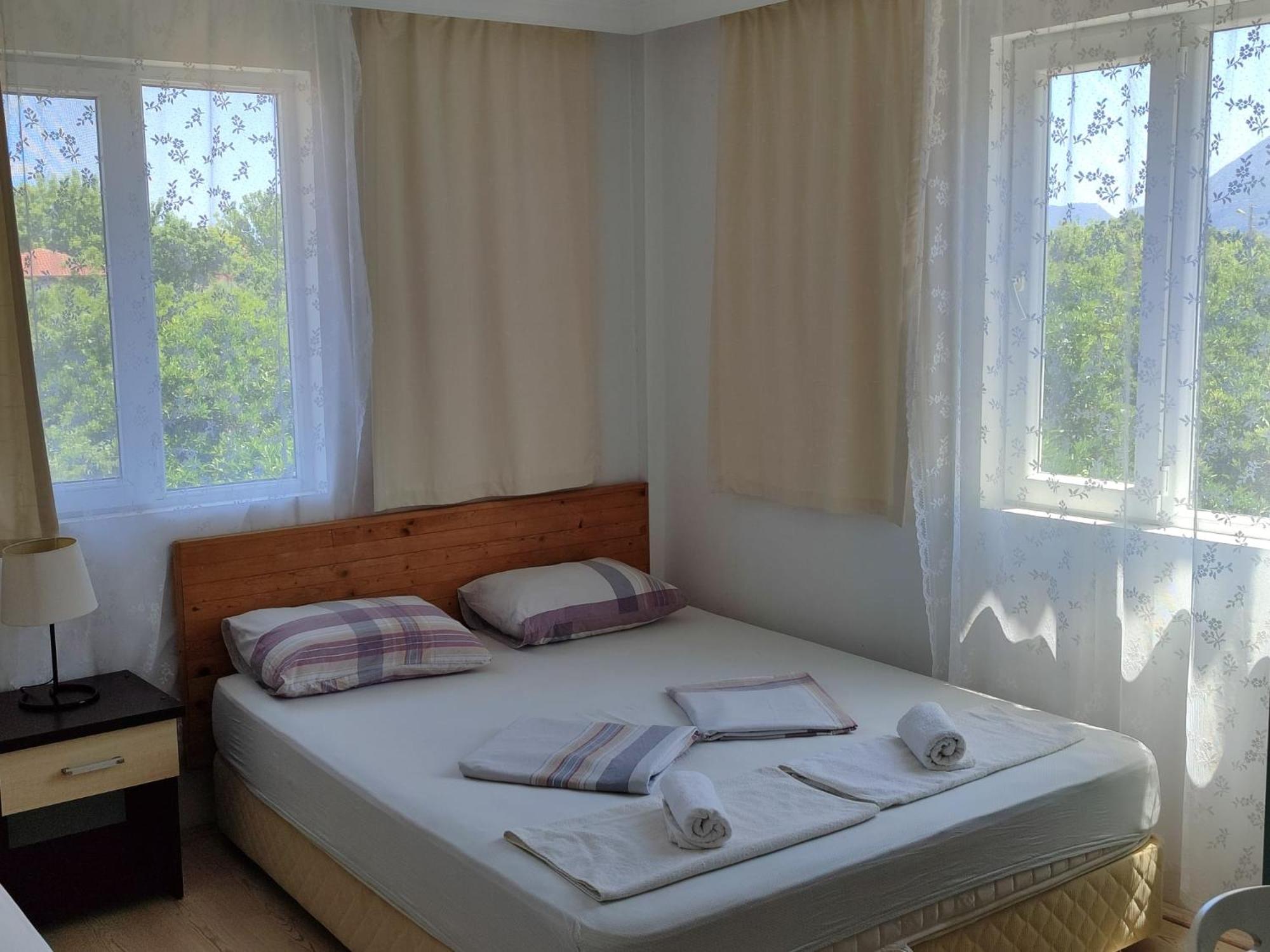 Flora Pansiyon Cirali Apartment Kemer Exterior foto