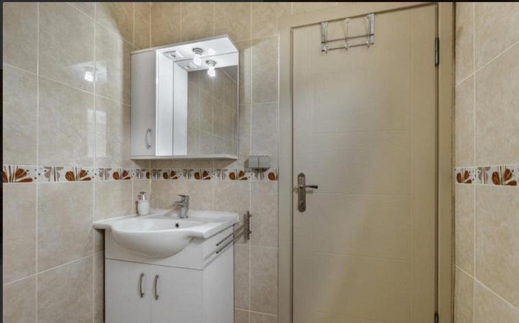 Flora Pansiyon Cirali Apartment Kemer Exterior foto